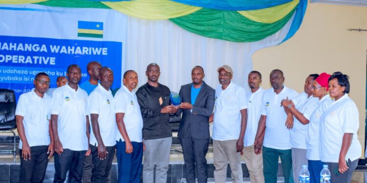 Nyagatare: Muvumba P8 Cooperative wins award as the best-performing Cooperative in district