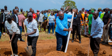 Prime Minister Joins Gahini Residents in Community Work to Rehabilitate Roads