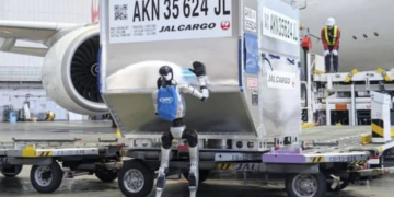 Humanoid Robots to Be Deployed at Airports in Japan