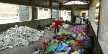 Ruhango: Launches Pilot Waste Management Project with French
