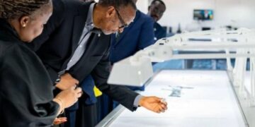 President Kagame visits Botswana Diamond Trading Company with President Duma Boko.