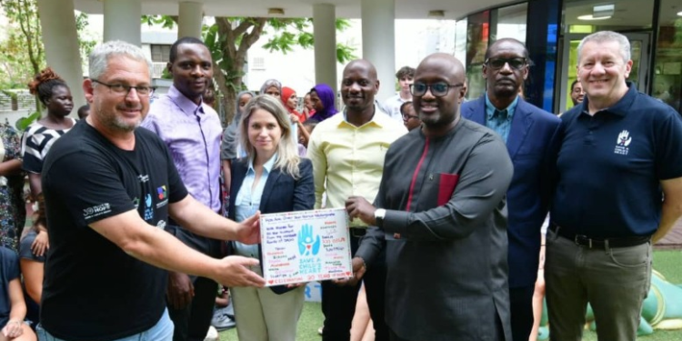 Minister Nduhungirehe Visits Long-Standing Health Partner in Israel