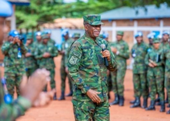 Maj Gen Vincent Nyakarundi Visits Rwandan Troops in Central African Republic