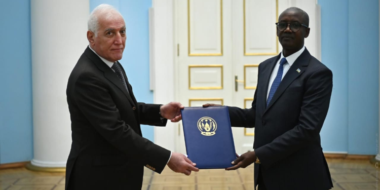 Maj Gen Nzabamwita presents to the President of Armenia the credentials authorizing him to represent Rwanda