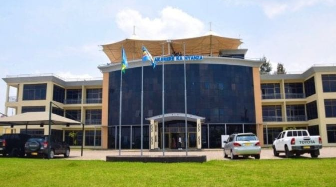 Nyanza: Security Guard Dies After Falling While Raising Rwandan Flag