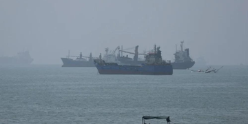 US Launches Attack on Larak Island in Iran
