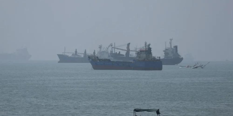 US Launches Attack on Larak Island in Iran